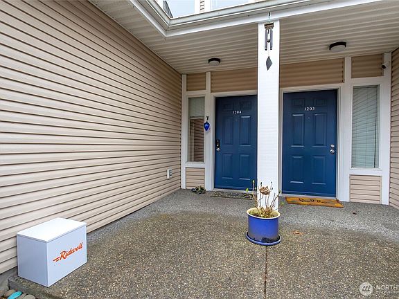 3rd image of 4714 Fairwood Boulevard NE #1204