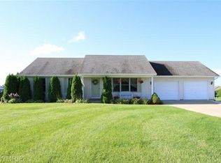53053 Ridgeview Cir, Paw Paw, MI 49079