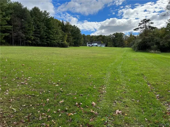 6907 Wimmer Rd, Bethlehem, PA 18015