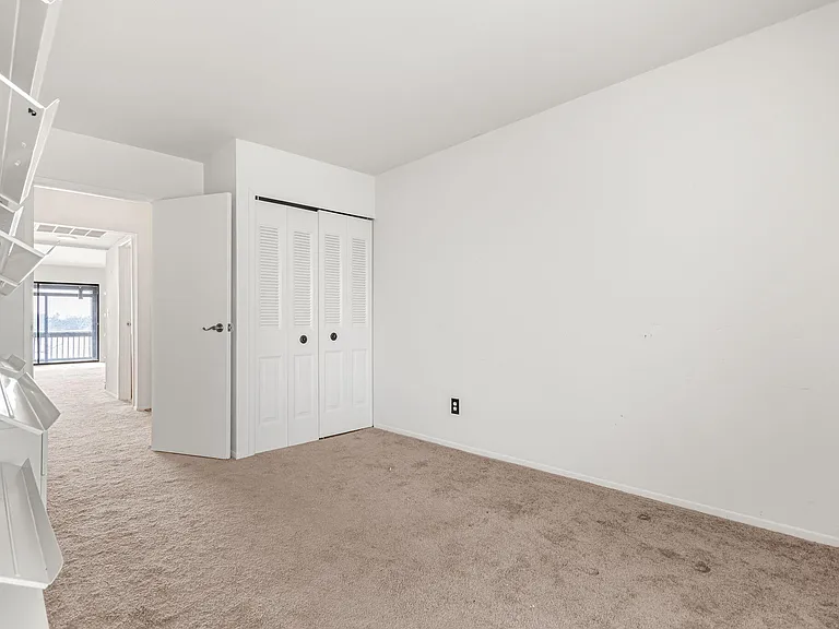 730 Cliffs Dr #303-A — Photo 22