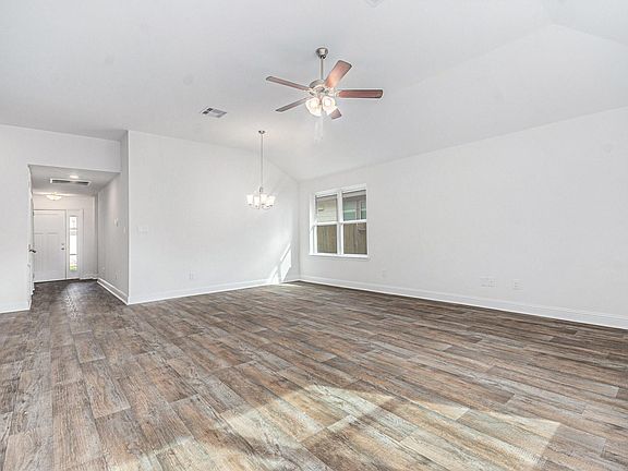 5th image of 204 Bryan Way