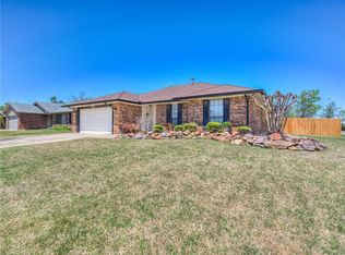 10001 Glascow Ter, Yukon, OK 73099