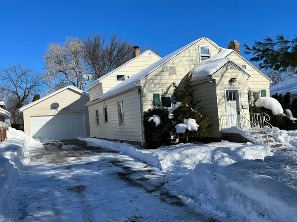 318 Elizabeth St, Detroit Lakes, MN 56501