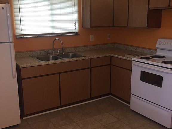 3rd image of 1333 Niagara Ave