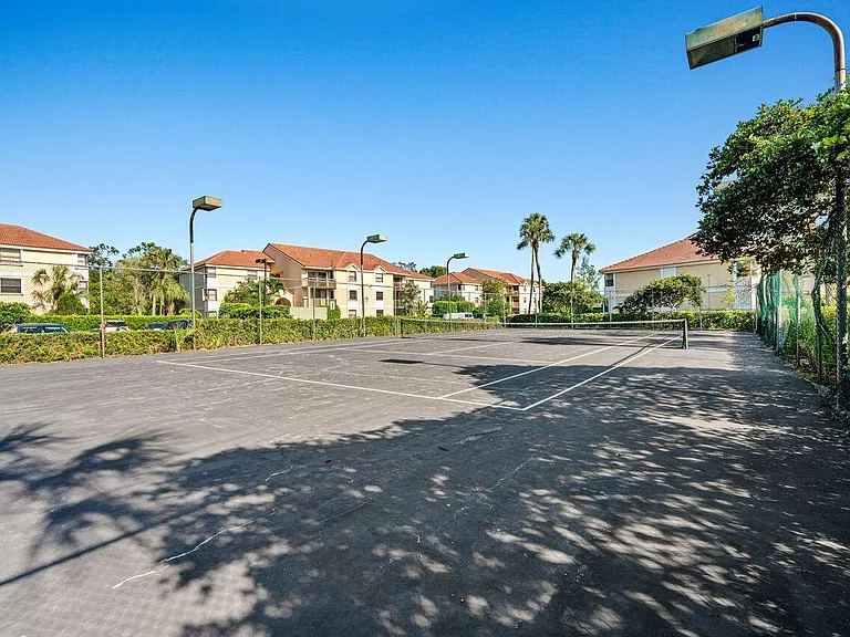 5701 Riverside Dr #106B6 — Photo 30