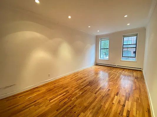 Rented by Bohemia Realty Group | media 12