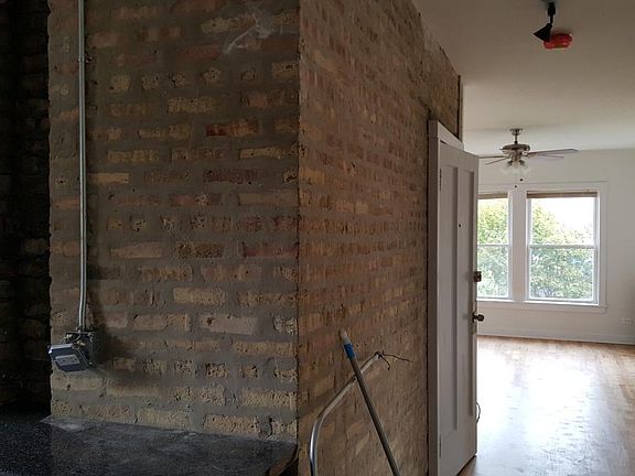 2nd image of 4736 N Whipple St #2