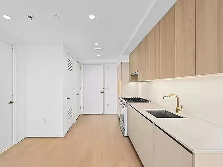 3 Court Sq #2105 — Photo 8