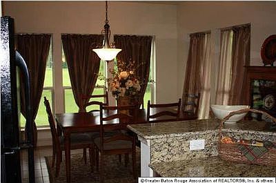 4th image of 9147 Highland Oaks Ave