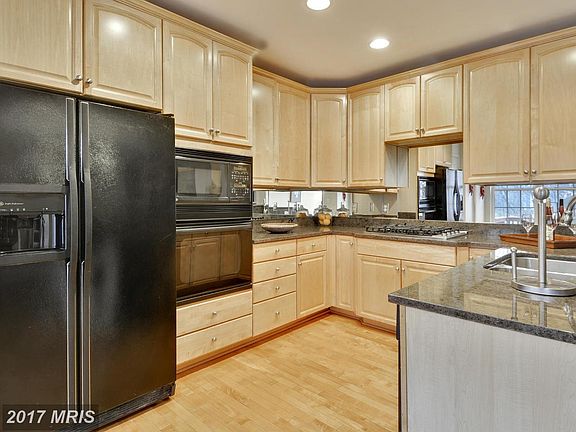 5th image of 5593 Governors Pond Cir