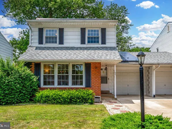 24 Greenbridge Dr, Newark, DE 19713