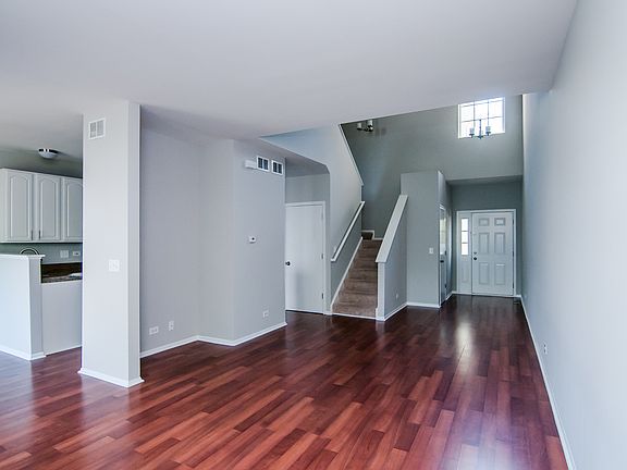 5th image of 417 Jamestown Ct