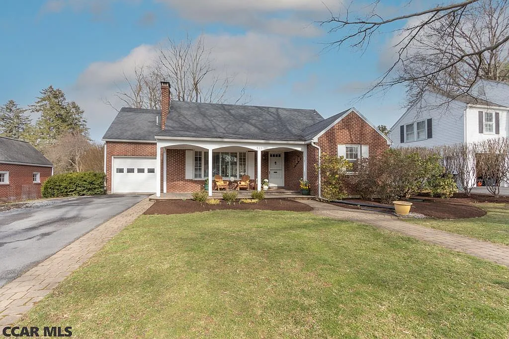 533 Ridge Ave photo 1