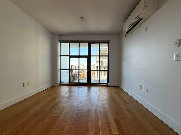 4th image of 1040 Dean St #712