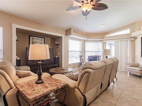 5th image of 2220 SE 11th PL