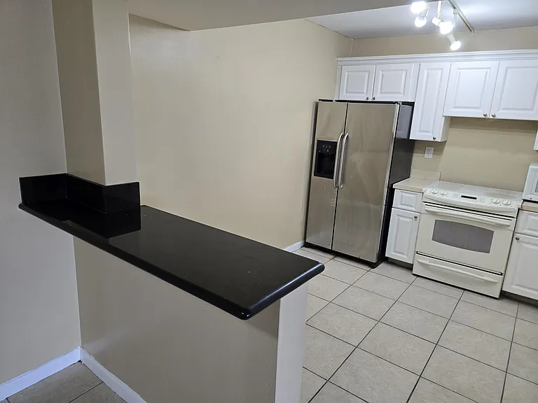 711 N Pine Island Rd #213 — Photo 5