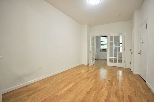 Rented by REAL New York | media 6