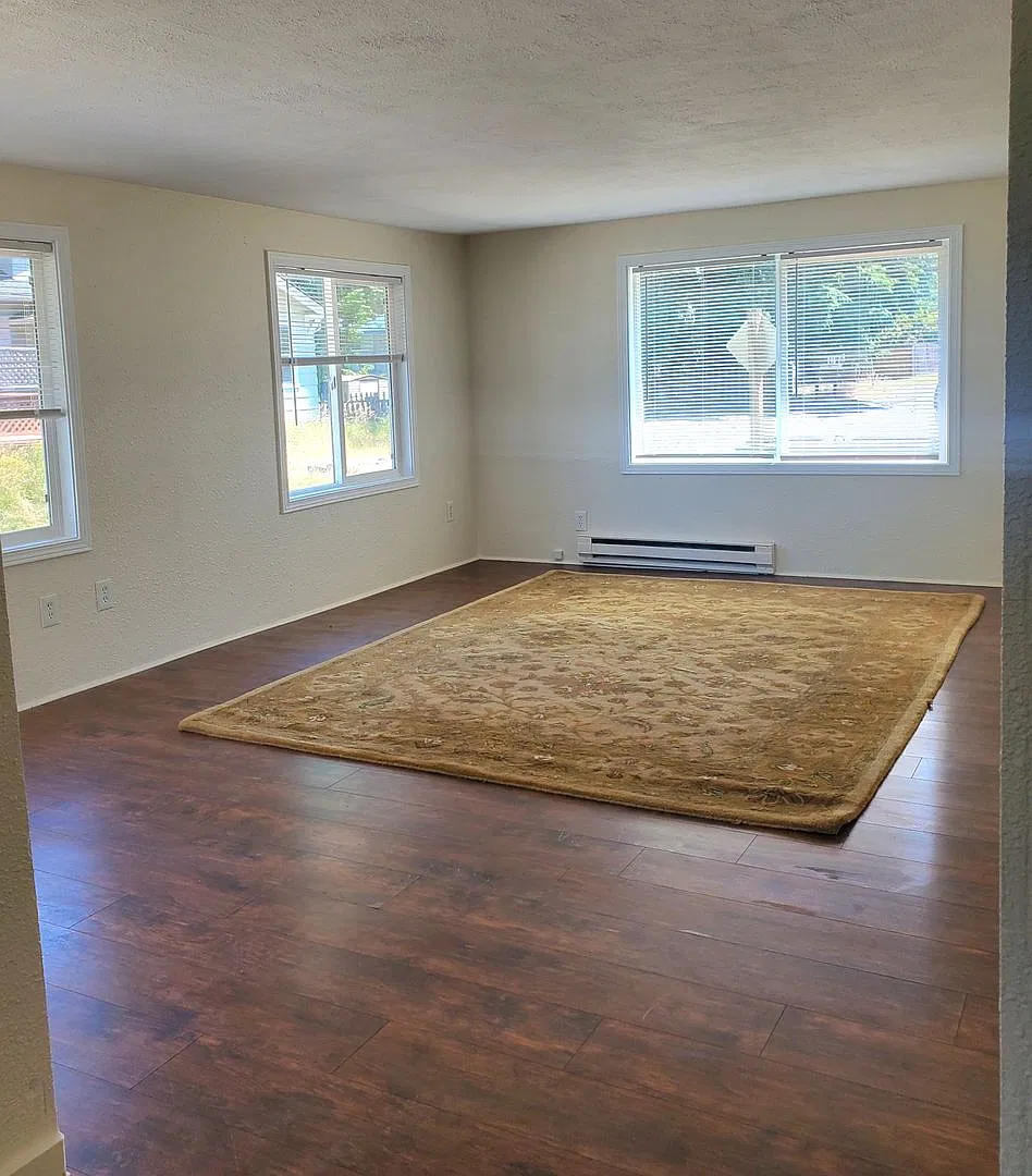5 bdrm, 1.5 bath House $2695 rent: The Good, the Bad & the Ugly! — Photo 3