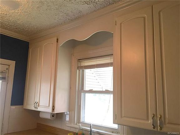 3rd image of 3207 Rosewood Ave