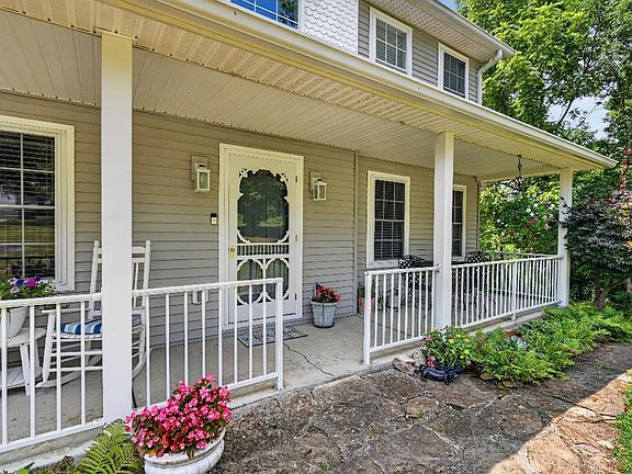 3rd image of 19341 Georgetown Rd