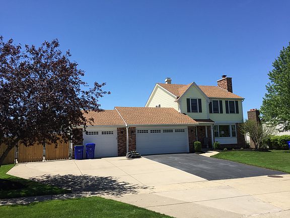 3rd image of 33 Brookwood Dr