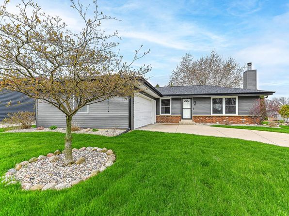 8635 South 15th AVENUE, Oak Creek, WI 53154