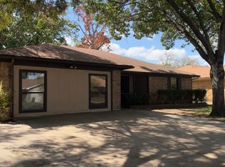 749 NW James Cir, Burleson, TX 76028