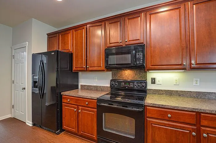 1008 Millbank Dr — Photo 26