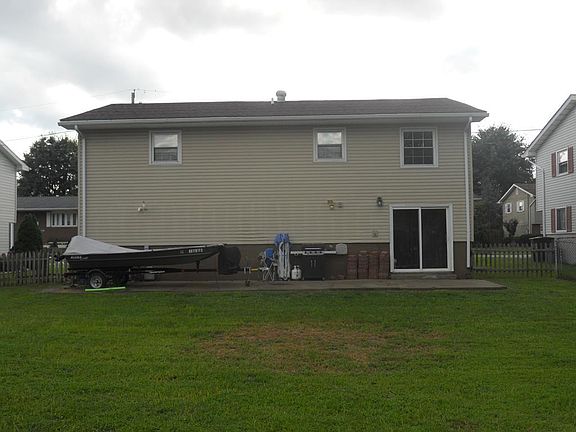 2nd image of 408 W Brentwood Ave