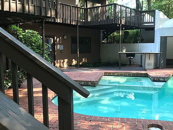 3rd image of 1906 Northwood Dr