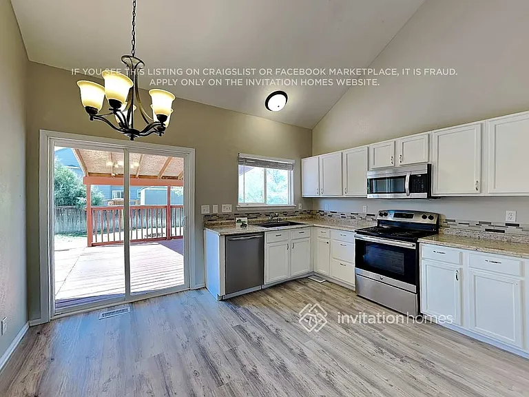9678 Lansing Cir — Photo 7