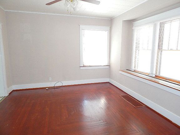 2nd image of 1046 18th St