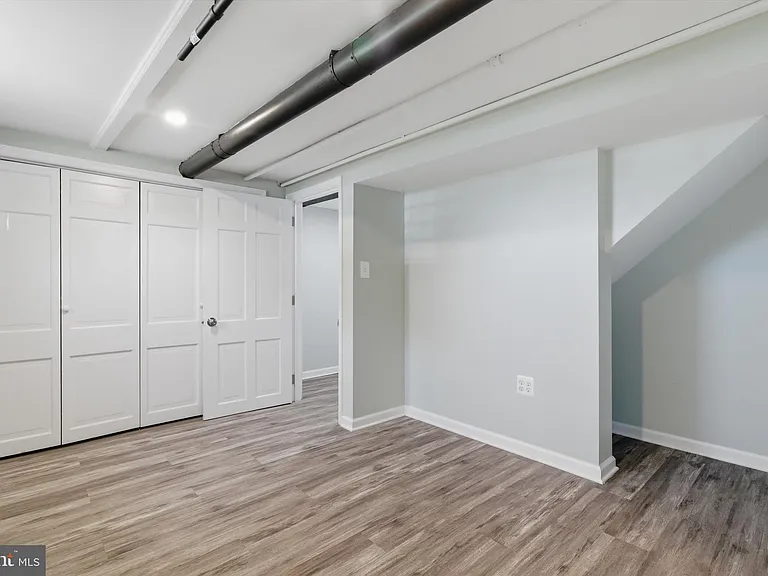 363 Gusryan St — Photo 20