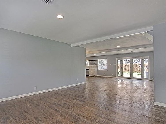 3rd image of 2939 Maydelle Ln