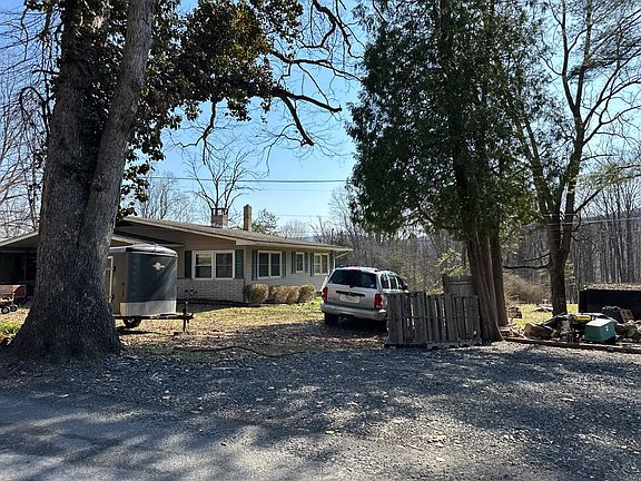 2nd image of 150 Green Briar Rd