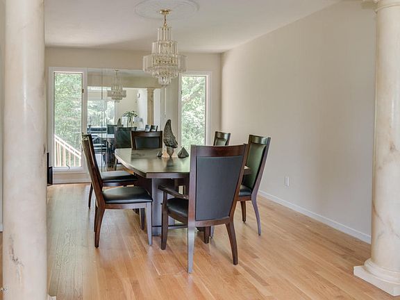 4th image of 2598 Ramblewood Dr