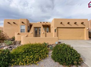 586 Canyon Point Rd, Las Cruces, NM 88011