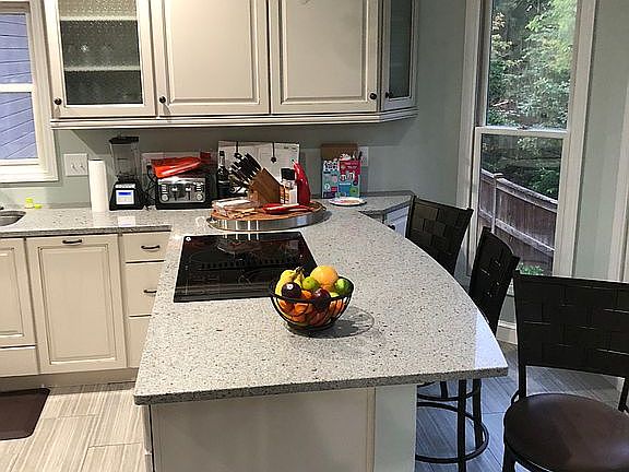 4th image of 202 Westbury Ct