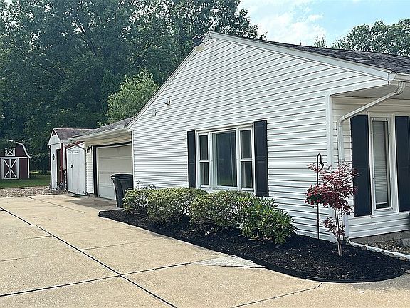 3rd image of 5841 Horning Rd