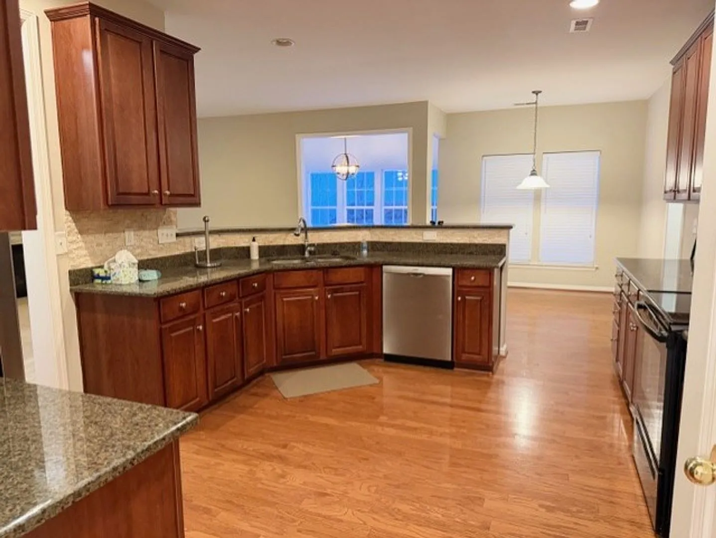 Stunning 5 Bed/3.5 Bath Home in Vibrant Concord NC - 2 Car Attached Garage - Large Open Kitchen -... — Photo 3