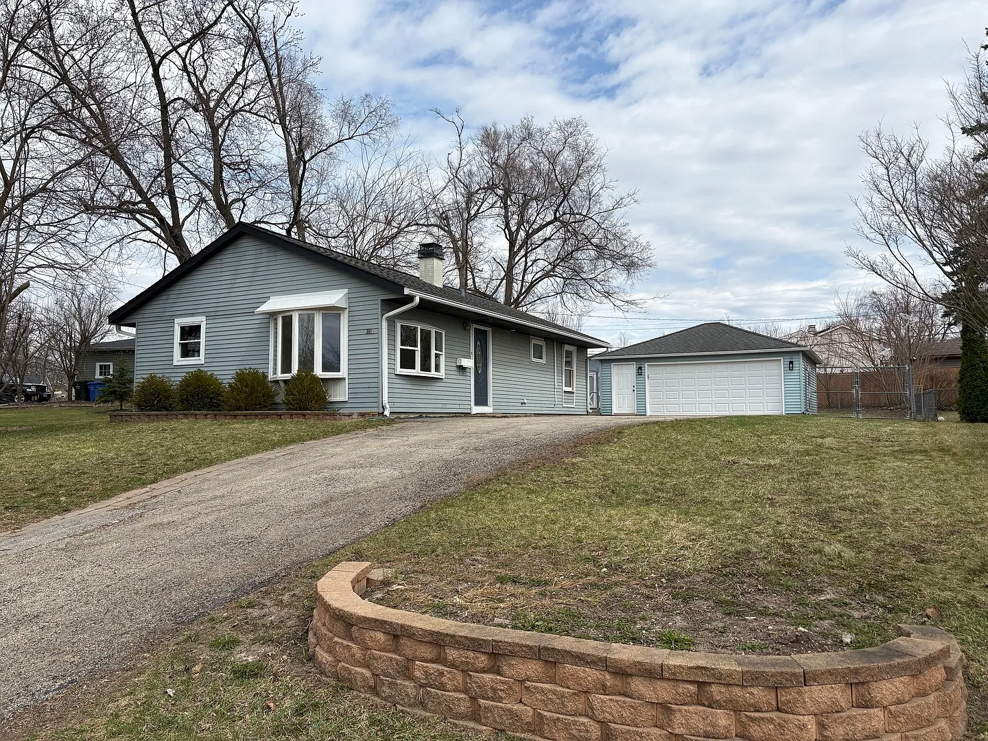1819 Papoose Rd photo 1