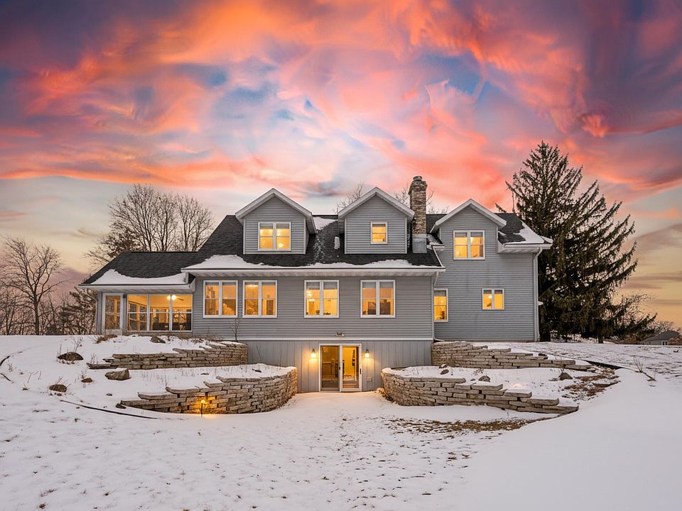 1st image of 134 Tustin Rd