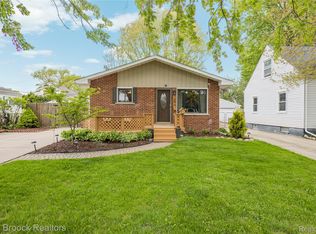 1890 Princeton Rd, Berkley, MI 48072