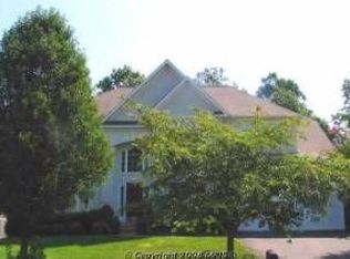 6811 Farrahs Cavalry Rd, Centreville, VA 20121