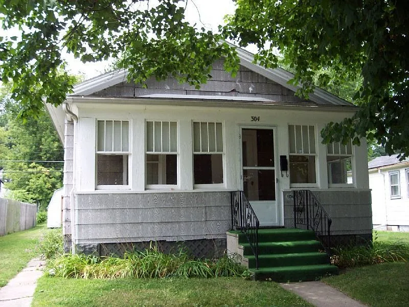 304 Niesen St photo 1