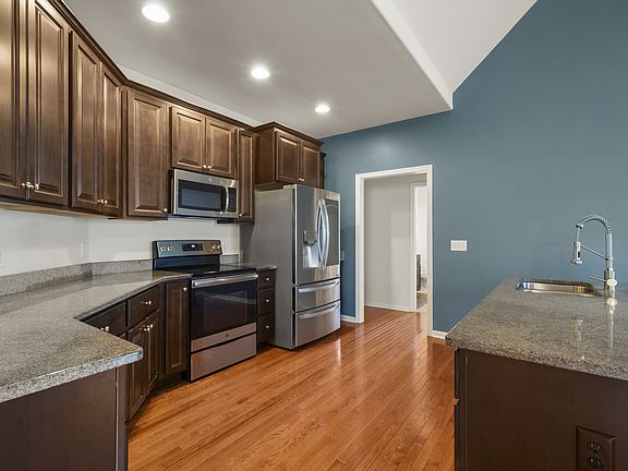 5th image of 307 Farmhouse Trl