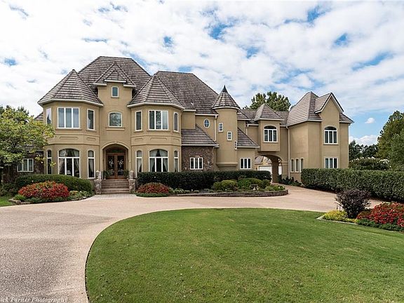 2nd image of 22 W Pinnacle Dr