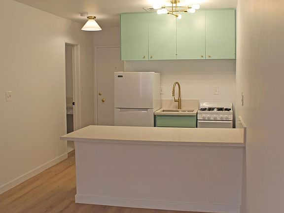 2nd image of 114 S Gramercy Pl #302