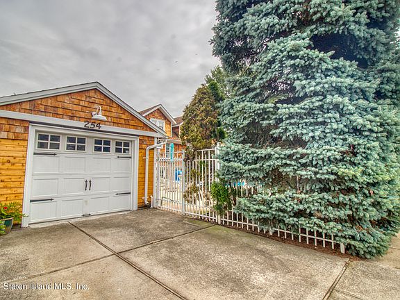 4th image of 254 Dickie Ave