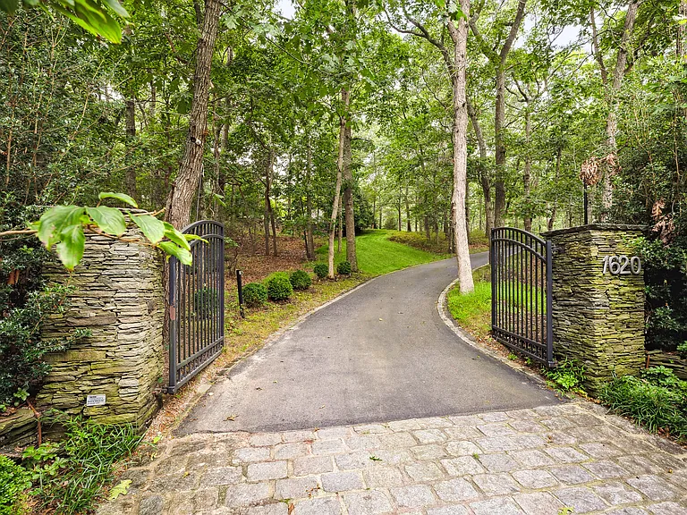 1620 Deerfield Rd — Photo 30